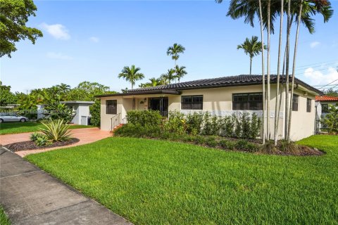 Снять в аренду виллу или дом в Уэст -Майами, Флорида 3 спальни, 155.7м2, № 1941084 - фото 4