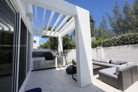 Villa ou maison à vendre à Doral, Floride: 5 chambres, 305.83 m2 № 2047225 - photo 20