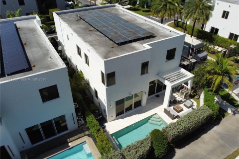 Villa ou maison à vendre à Doral, Floride: 5 chambres, 305.83 m2 № 2047225 - photo 8