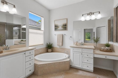 House in Bradenton, Florida 3 bedrooms, 211.45 sq.m. № 2258488 - photo 19