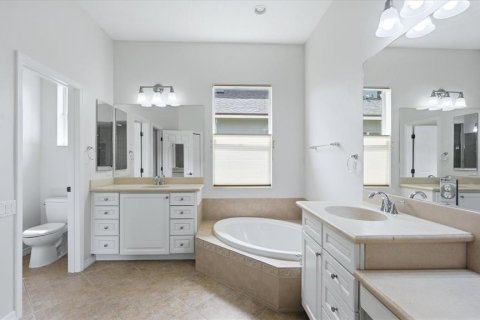 House in Bradenton, Florida 3 bedrooms, 211.45 sq.m. № 2258488 - photo 21