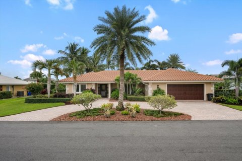 House in Hobe Sound, Florida 3 bedrooms, 224.82 sq.m. № 2193502
