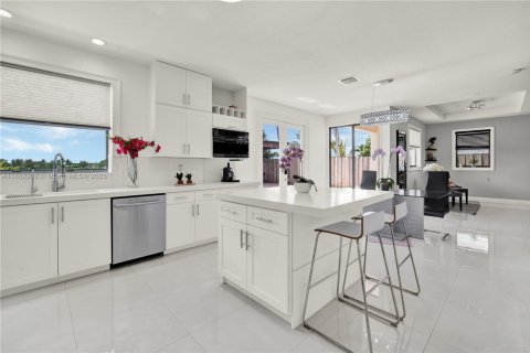 House in Homestead, Florida 5 bedrooms, 246.75 sq.m. № 1871632 - photo 18
