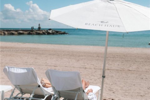 Copropriété à louer à Bal Harbour, Floride: 44.59 m2 № 1802802 - photo 3