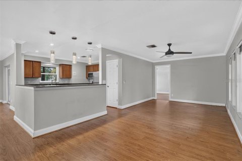 Villa ou maison à vendre à Tarpon Springs, Floride: 3 chambres, 198.35 m2 № 2279922 - photo 5