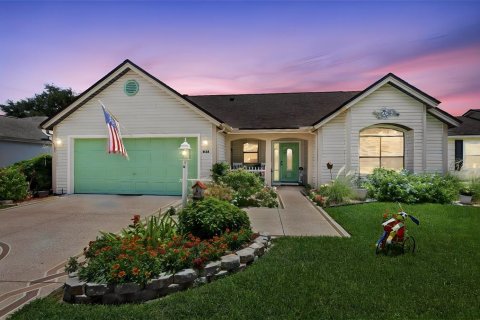 Villa ou maison à The Villages, Floride 2 chambres, 159.88 m2 № 2149772