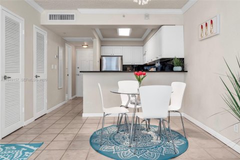 Снять в аренду кондоминиум в Холливуд, Флорида 54.81м2, № 2004901 - фото 2