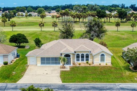House in Ocala, Florida 2 bedrooms, 168.25 sq.m. № 2322704