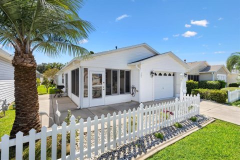 Villa ou maison à The Villages, Floride 2 chambres, 110.37 m2 № 2375641