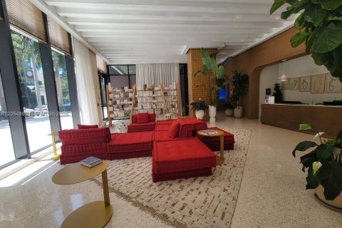 Condo in Miami, Florida, 1 bedroom  № 2180813 - photo 3