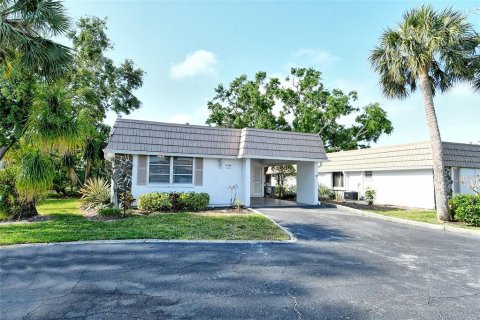 Copropriété à vendre à Sarasota, Floride: 2 chambres, 113.71 m2 № 1719647 - photo 2