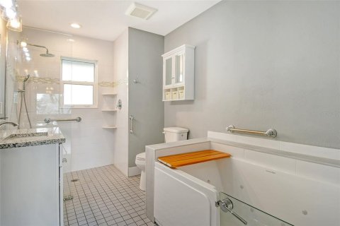 Copropriété à vendre à Sarasota, Floride: 2 chambres, 113.71 m2 № 1719647 - photo 19