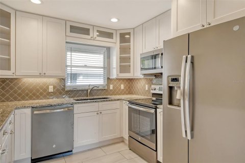 Copropriété à vendre à Sarasota, Floride: 2 chambres, 113.71 m2 № 1719647 - photo 10