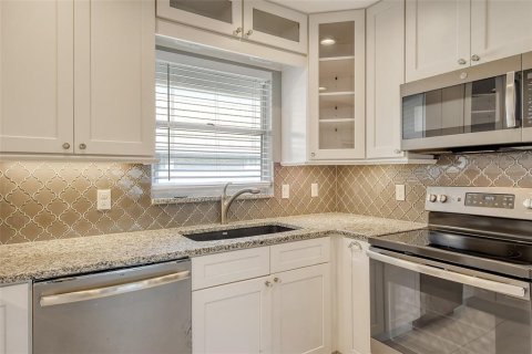 Copropriété à vendre à Sarasota, Floride: 2 chambres, 113.71 m2 № 1719647 - photo 11