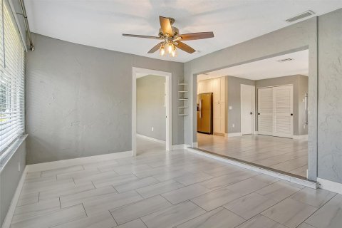 Copropriété à vendre à Sarasota, Floride: 2 chambres, 113.71 m2 № 1719647 - photo 16