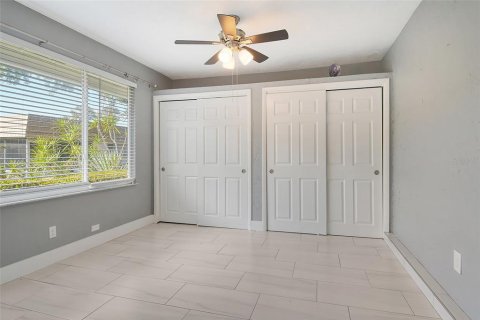 Copropriété à vendre à Sarasota, Floride: 2 chambres, 113.71 m2 № 1719647 - photo 17