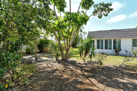 Copropriété à vendre à Sarasota, Floride: 2 chambres, 113.71 m2 № 1719647 - photo 30