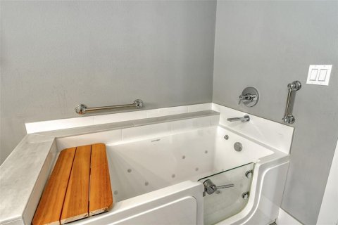 Copropriété à vendre à Sarasota, Floride: 2 chambres, 113.71 m2 № 1719647 - photo 21