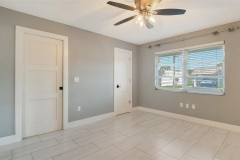 Copropriété à vendre à Sarasota, Floride: 2 chambres, 113.71 m2 № 1719647 - photo 23
