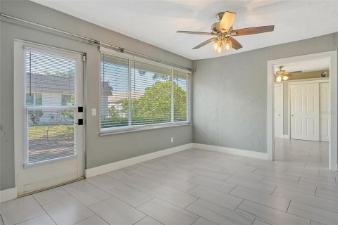 Copropriété à vendre à Sarasota, Floride: 2 chambres, 113.71 m2 № 1719647 - photo 15