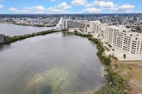 Condo in Hudson, Florida, 1 bedroom  № 2165934 - photo 29
