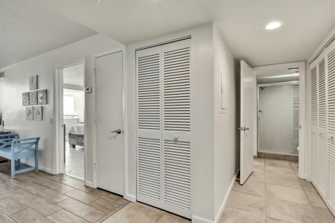 Condo in Hudson, Florida, 1 bedroom  № 2165934 - photo 22