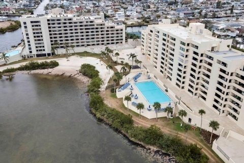 Condo in Hudson, Florida, 1 bedroom  № 2165934