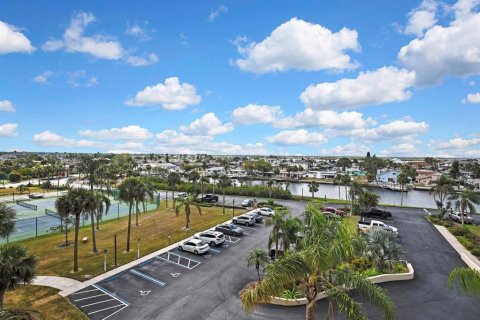 Condo in Hudson, Florida, 1 bedroom  № 2165934 - photo 26