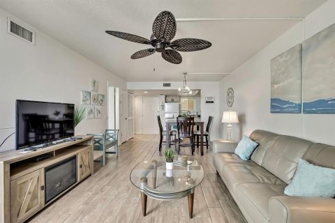 Condo in Hudson, Florida, 1 bedroom  № 2165934 - photo 8