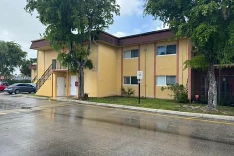 Copropriété à vendre à Lauderhill, Floride: 2 chambres, 102.19 m2 № 1978218 - photo 3