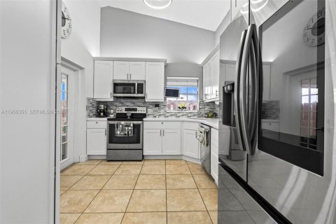 Casa en venta en Miami, Florida, 3 dormitorios, 136.01 m2 № 2011295 - foto 9