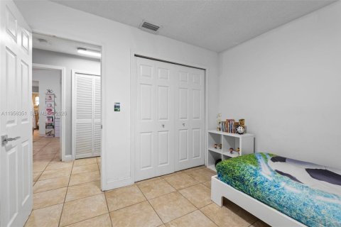 Casa en venta en Miami, Florida, 3 dormitorios, 136.01 m2 № 2011295 - foto 27