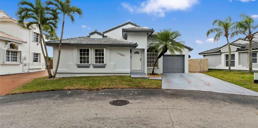 Casa en Miami, Florida 3 dormitorios, 136.01 m2 № 2011295