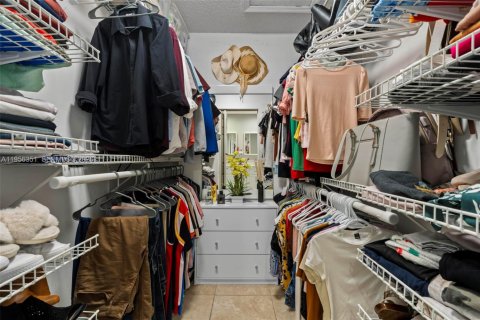 Casa en venta en Miami, Florida, 3 dormitorios, 136.01 m2 № 2011295 - foto 22