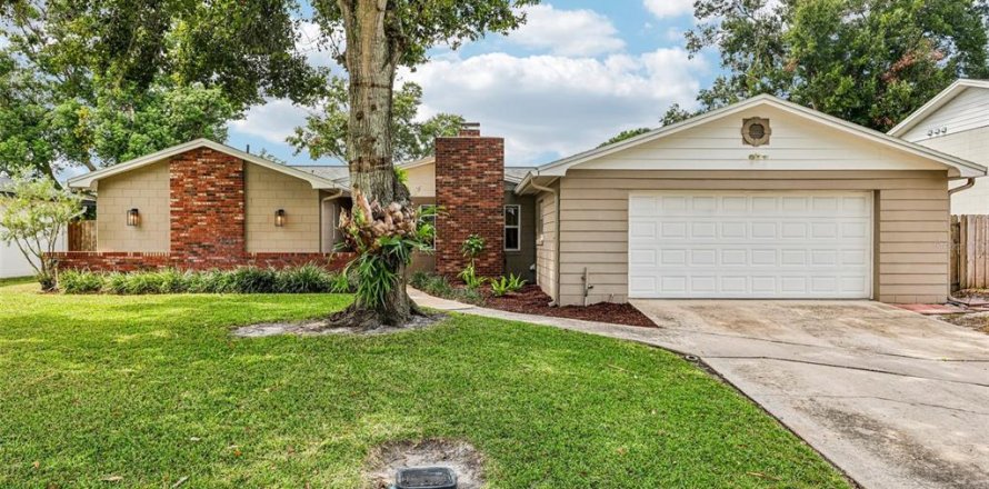 Villa ou maison à Maitland, Floride 4 chambres, 176.98 m2 № 2398655