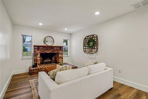 Villa ou maison à vendre à Maitland, Floride: 4 chambres, 176.98 m2 № 2398655 - photo 8