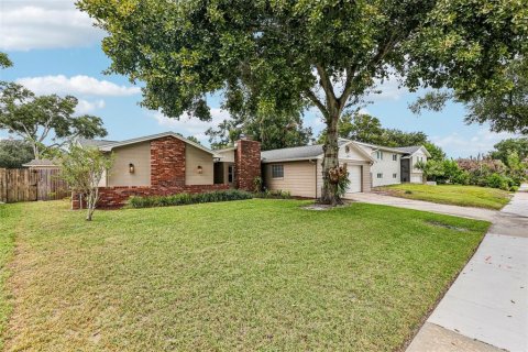 Villa ou maison à vendre à Maitland, Floride: 4 chambres, 176.98 m2 № 2398655 - photo 2