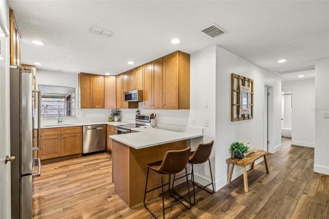 Villa ou maison à vendre à Maitland, Floride: 4 chambres, 176.98 m2 № 2398655 - photo 4