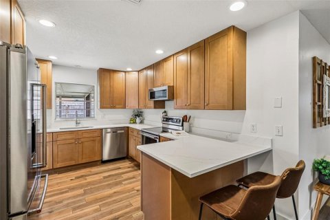 Villa ou maison à vendre à Maitland, Floride: 4 chambres, 176.98 m2 № 2398655 - photo 3