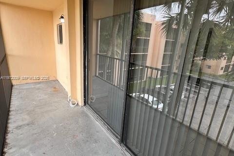 Copropriété à louer à Miami, Floride: 3 chambres, 96.62 m2 № 2042274 - photo 17