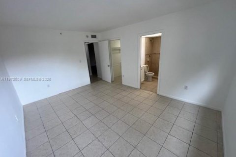 Copropriété à louer à Miami, Floride: 3 chambres, 96.62 m2 № 2042274 - photo 11