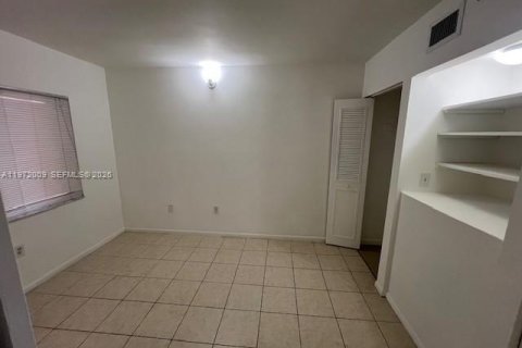 Copropriété à louer à Miami, Floride: 3 chambres, 96.62 m2 № 2042274 - photo 4