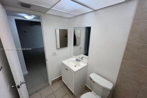 Copropriété à louer à Miami, Floride: 3 chambres, 96.62 m2 № 2042274 - photo 8