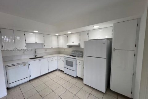 Condo à Miami, Floride, 3 chambres  № 2042274