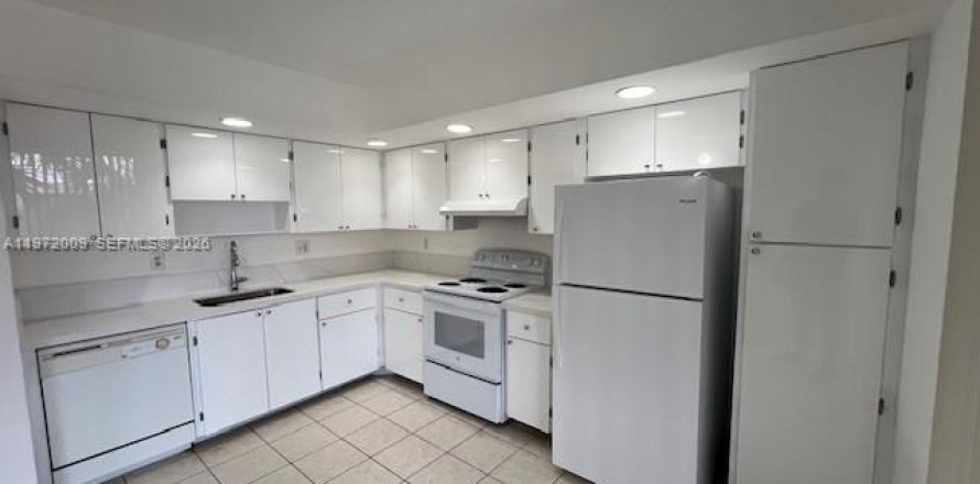Condo à Miami, Floride, 3 chambres  № 2042274