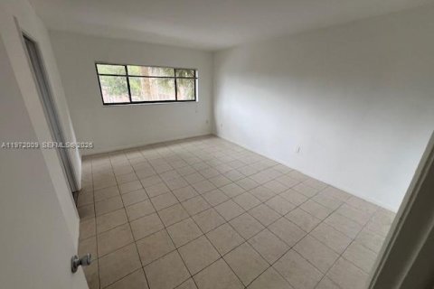 Copropriété à louer à Miami, Floride: 3 chambres, 96.62 m2 № 2042274 - photo 10