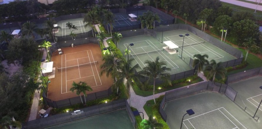 House in Boca Raton, Florida 6 bedrooms, 439.8 sq.m. № 924482
