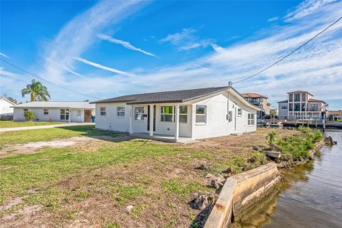 Casa en venta en Hernando Beach, Florida, 3 dormitorios, 140.1 m2 № 1334604 - foto 2