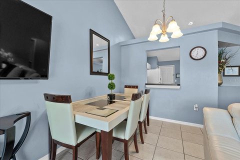 House in Davenport, Florida 3 bedrooms, 115.11 sq.m. № 1803023 - photo 9