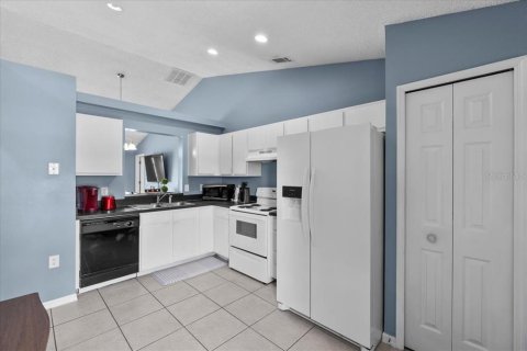 House in Davenport, Florida 3 bedrooms, 115.11 sq.m. № 1803023 - photo 10